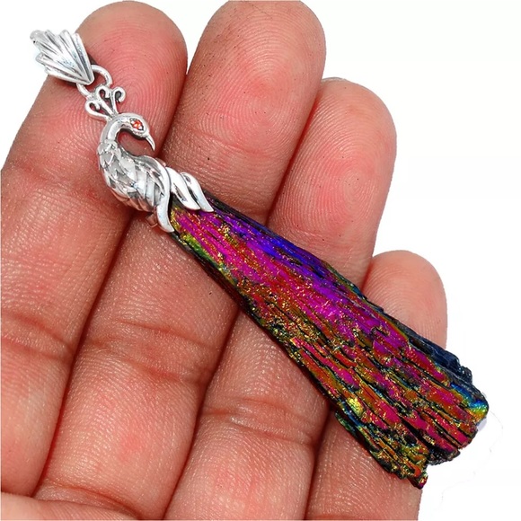Striking rainbow Aura kyanite peacock pendant - Picture 9 of 10